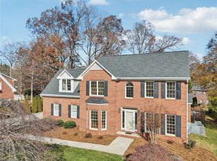 105 Winrow Dr, Jamestown, NC 27282