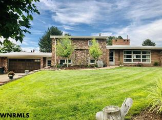 701 Mountain View Ave, Scottsbluff, NE 69361