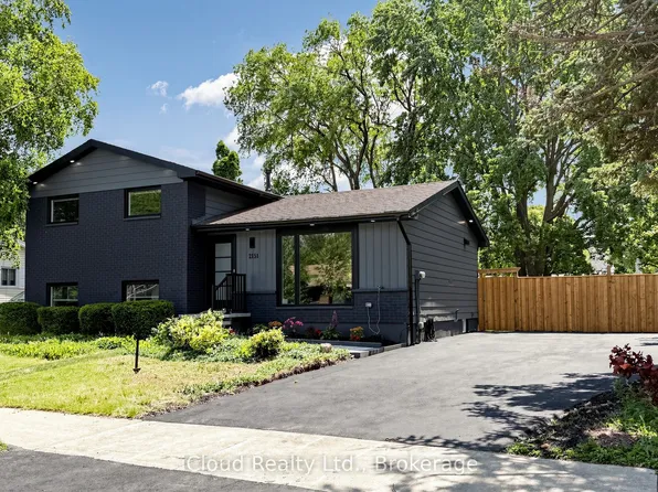 2151 Falmouth Ter, Burlington, ON L7P 1Y3