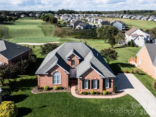 187 Fox Den Cir, Statesville, NC 28677