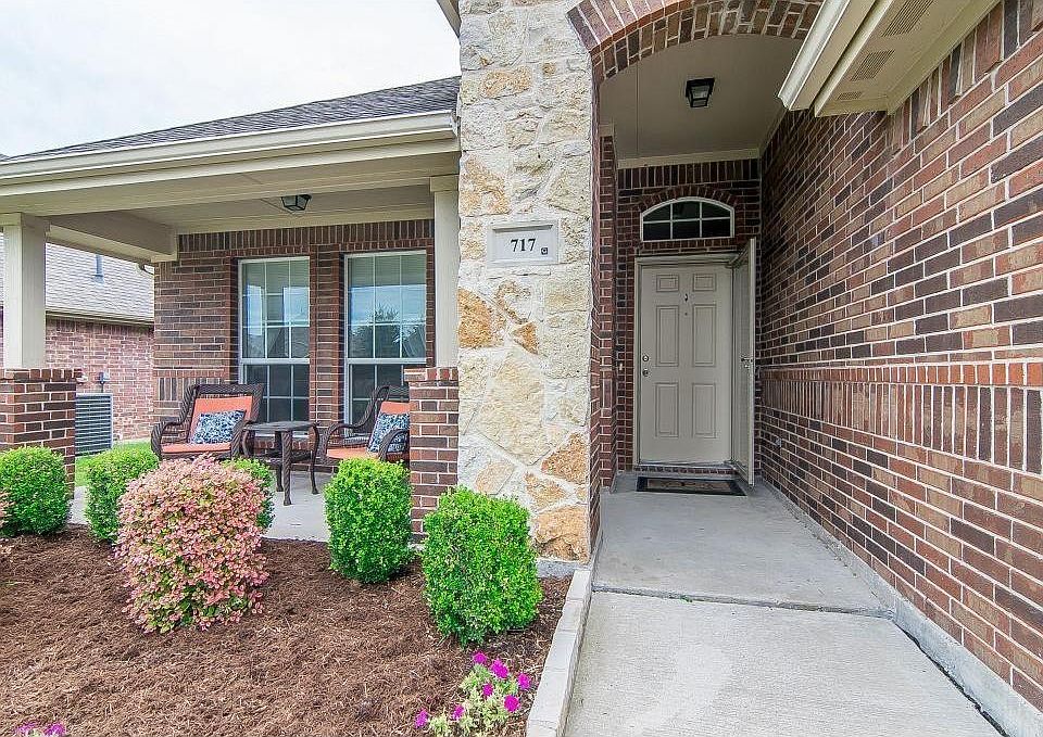 1st image of 717 Golden Nugget Dr