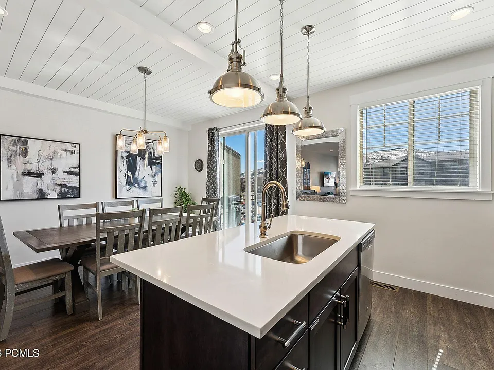 1089 W Wasatch Spring Rd