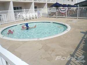 kiddie pool