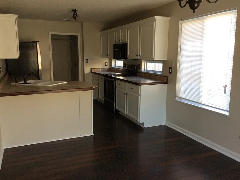 652 Cembra Dr — Photo 3