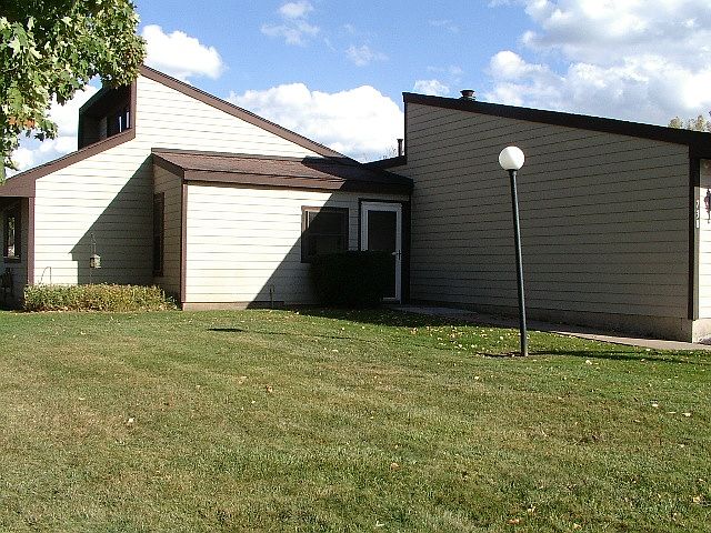 1st image of 738 Village Blvd S