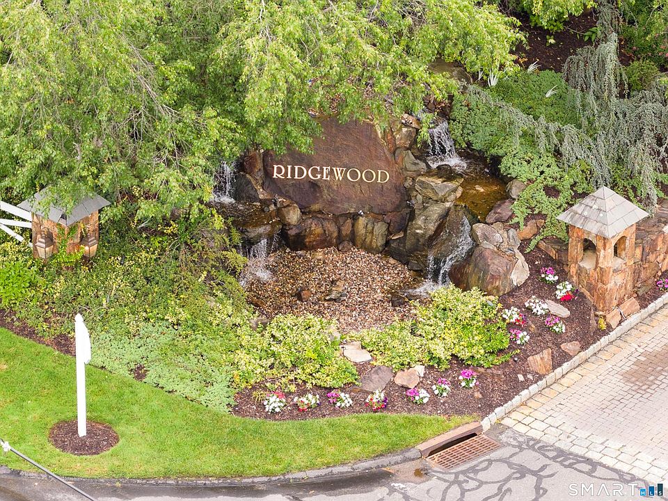 1st image of 10 Ridgewood Drive #10