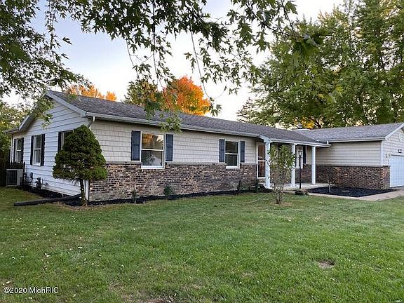 2nd image of 28657 Fairlane Dr