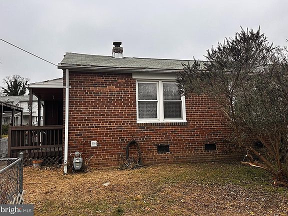 3rd image of 4824 Orville Ave