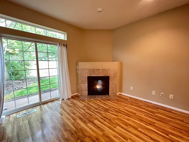 15460 Brianne Ct — Photo 3