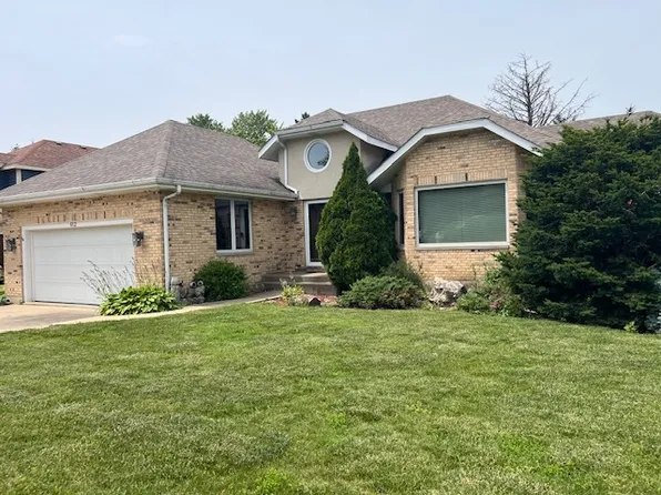 612 Edelweiss Dr, Antioch, IL 60002