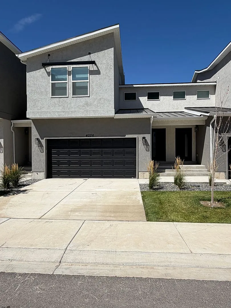 Welcome to this beautiful home in Mapleton — Photo 1