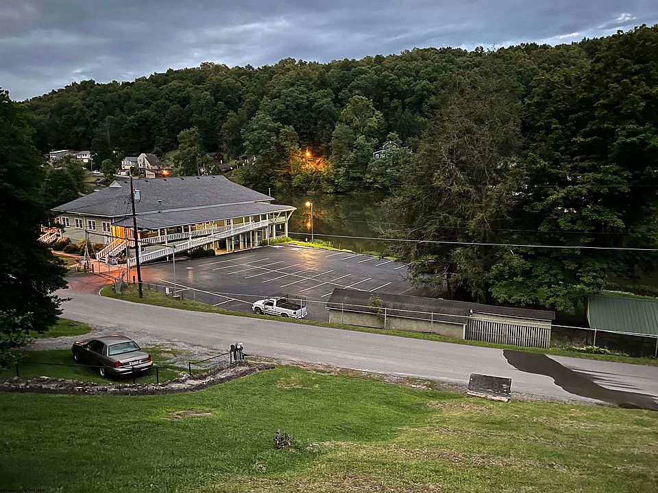 2nd image of 65 Lake Floyd Cir