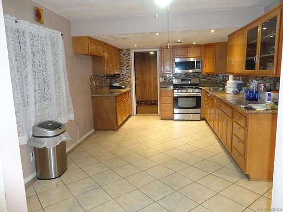 3rd image of 2040 E Washington Ave