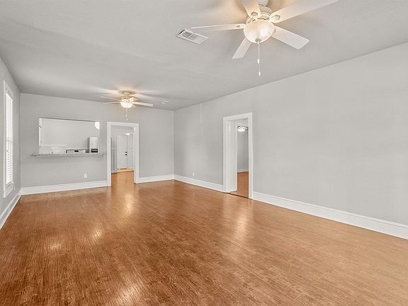 3rd image of 2516 W 6th St