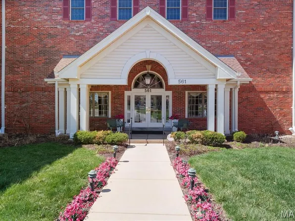 561 Sarah Ln APT 305, Saint Louis, MO 63141