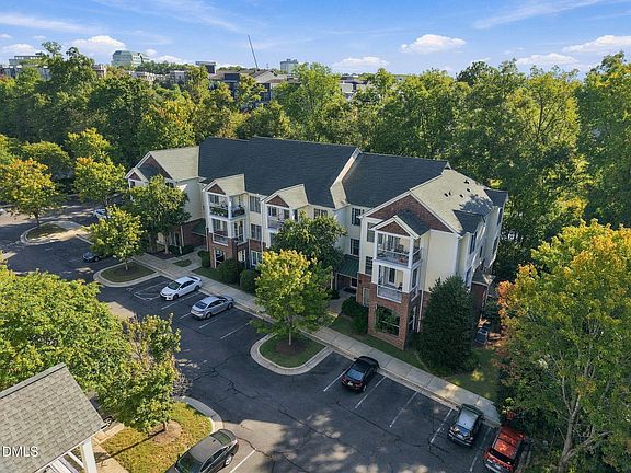 5th image of 901 Canenaugh Dr APT 106