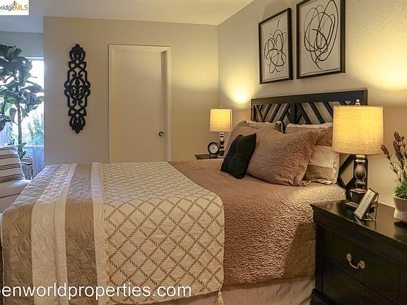 2nd image of 407 Orange St APT 102