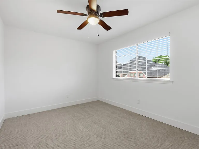381 Arbor Ln — Photo 19