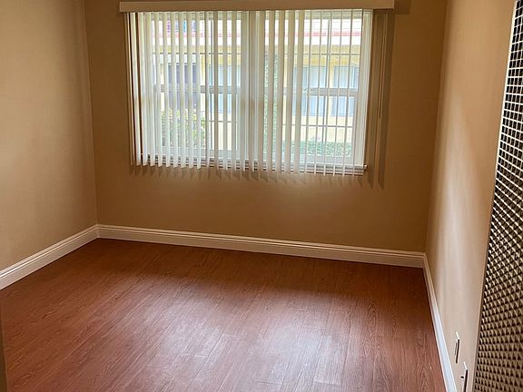 4th image of 5919-5925 Crenshaw Blvd #8