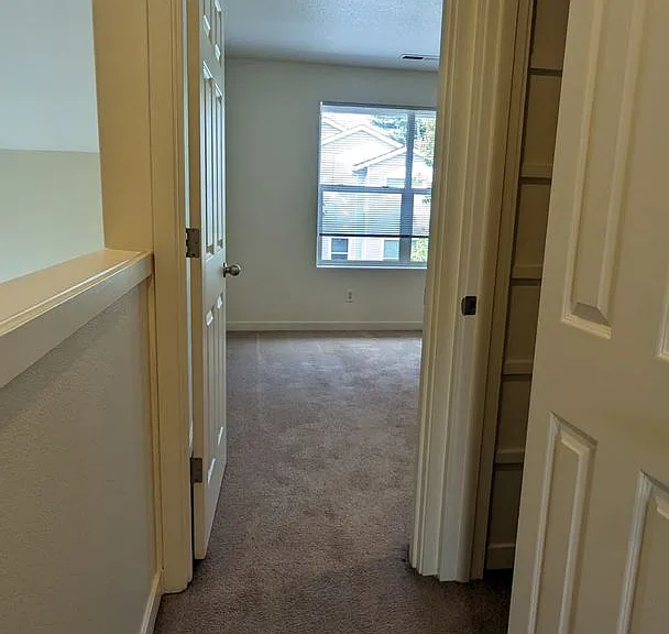 Halsey East Townhomes — Photo 304
