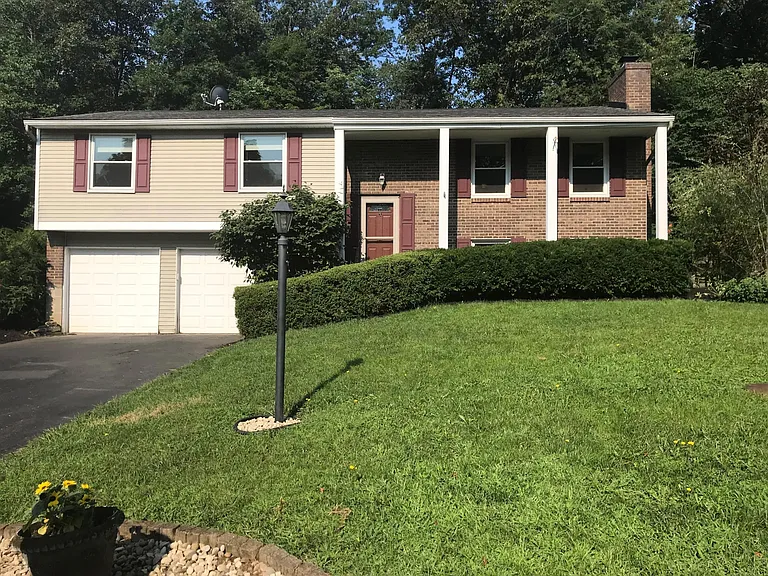 4042 Willow Run Dr — Photo 1
