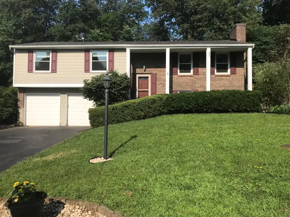4042 Willow Run Dr, Dayton, OH 45430