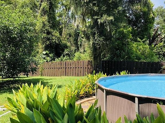 4th image of 16054 Dawnview Dr