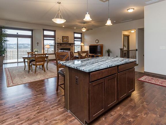 Kitchen Island/Bar