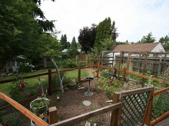 4th image of 6007 N Montevista Pl