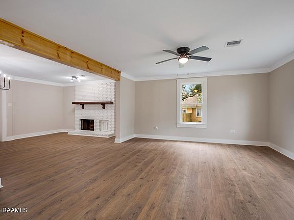 5th image of 109 Steven St