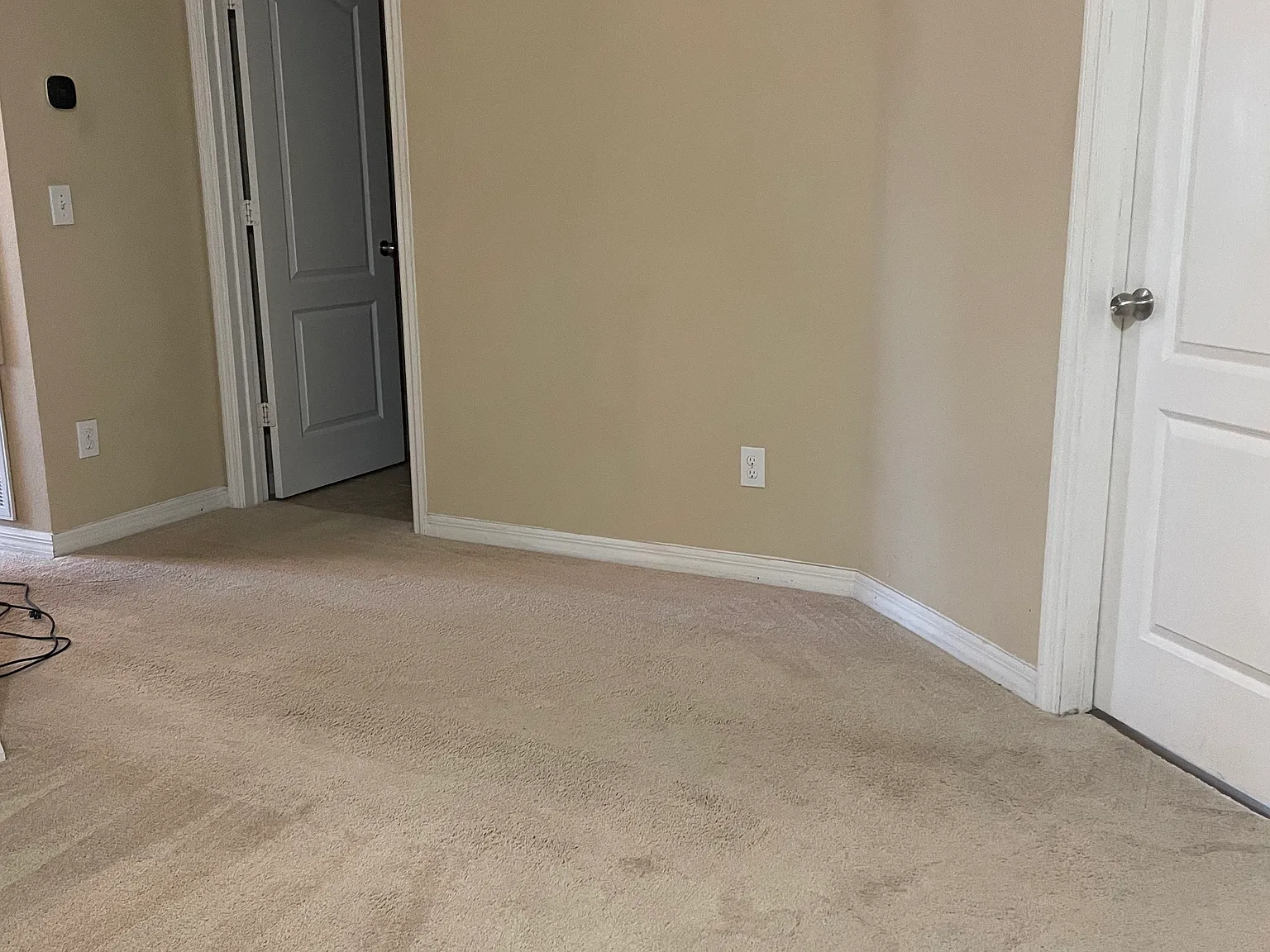 3 bed, 1901 sqft, $2,400 — Photo 2