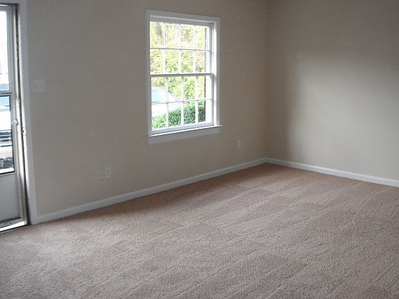2nd image of 414 Chadwick Ct