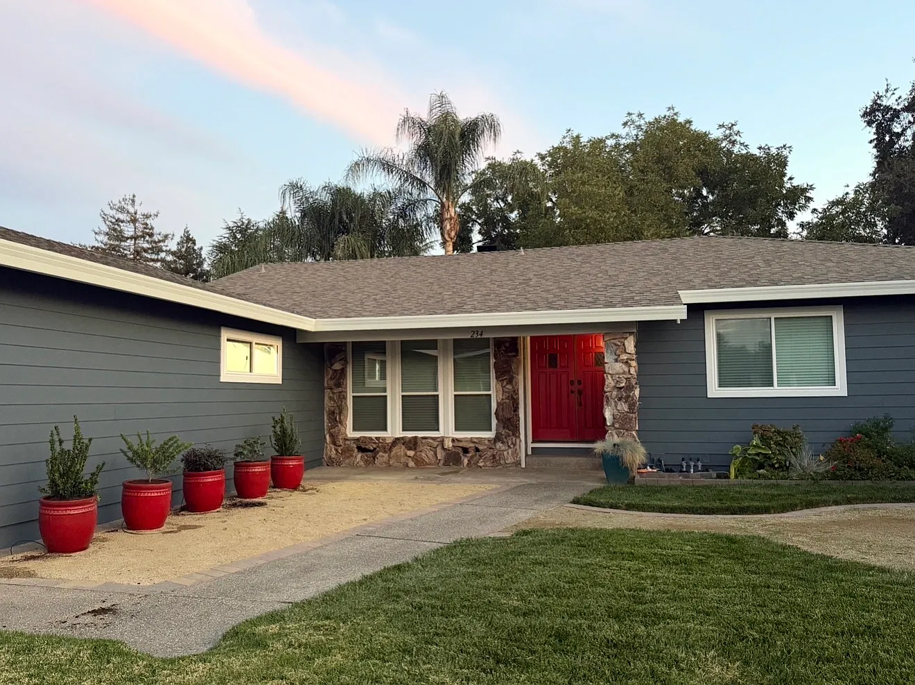 3 bed, 2.5 bath, 1900 sqft, $3,850 — Photo 2