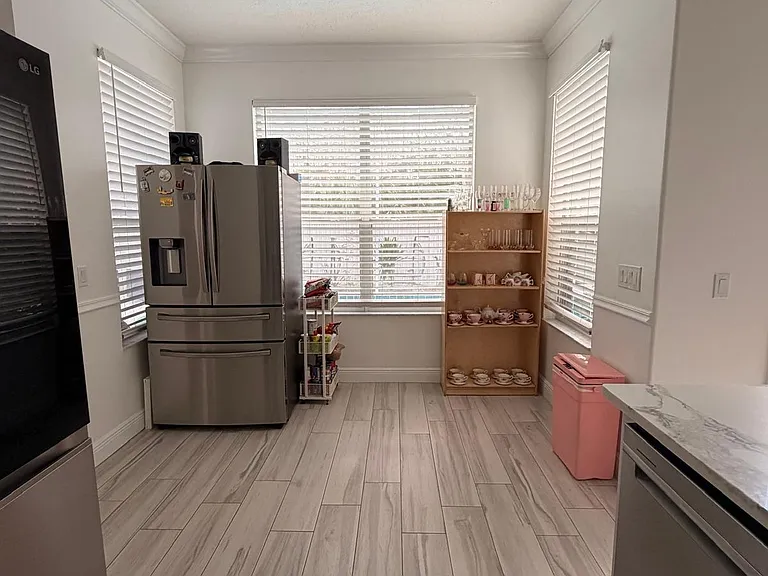 1908 Bridgeview Cir — Photo 8