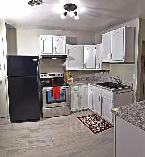 26 1/2 N Broadway St Photo 1