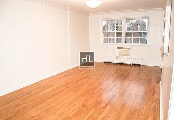 3rd image of 2315 28th St #2