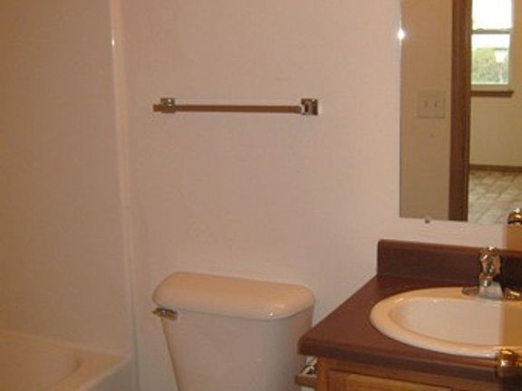3rd image of 1101 N Russell St #301