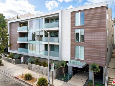 11657 Chenault St APT 102, Los Angeles, CA, 90049