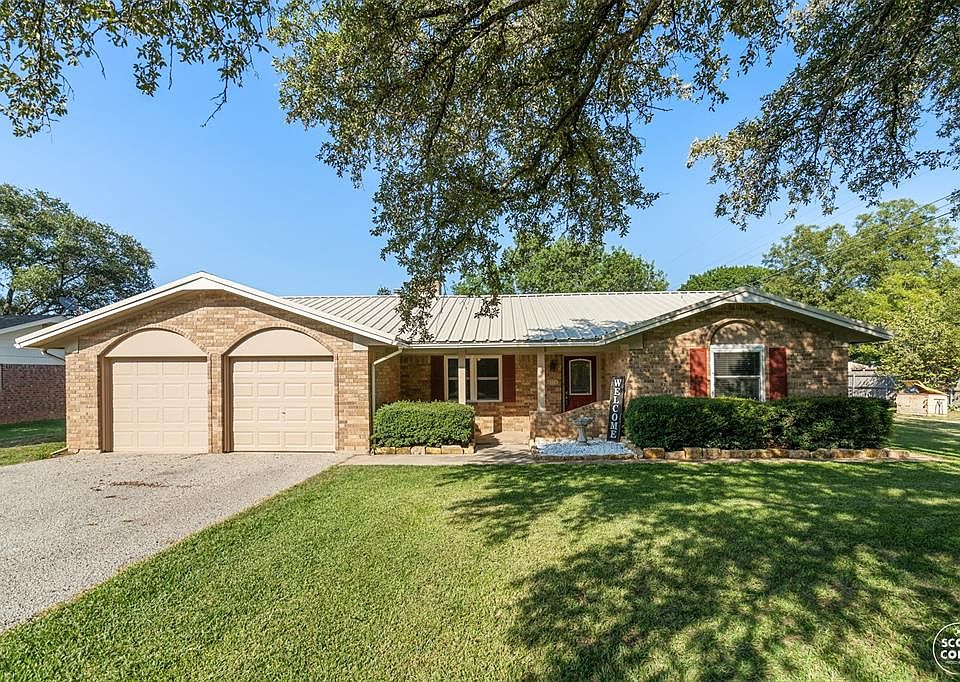 1st image of 4414 McArthur Cir