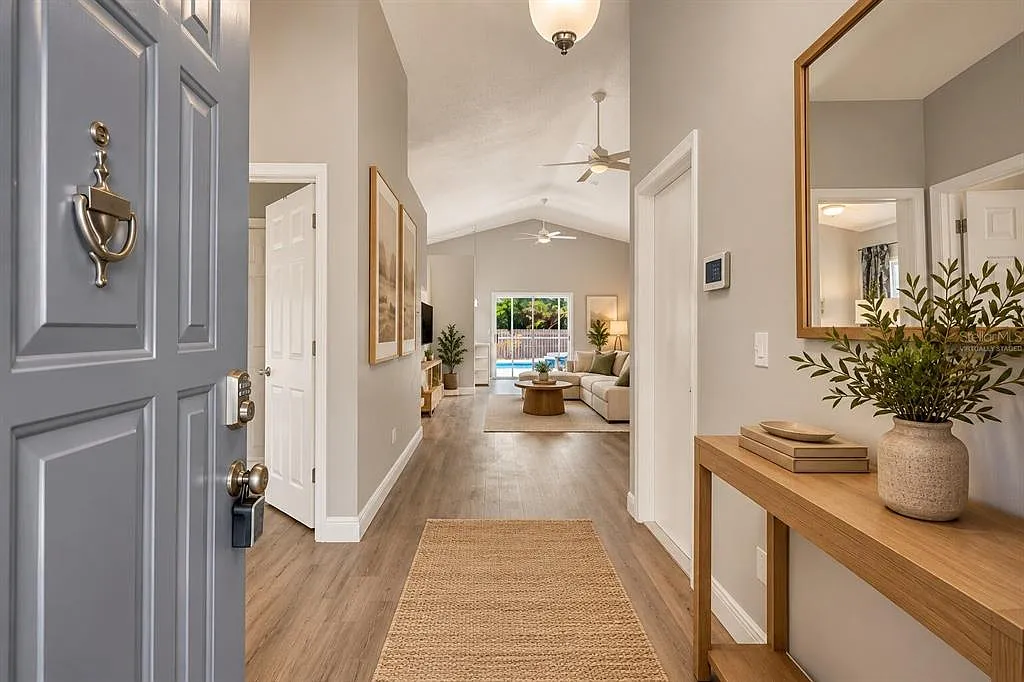 3 bed, 2.0 bath, 1652 sqft, $3,300 — Photo 3