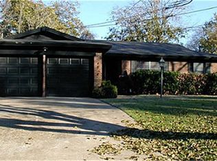 4814 Hope St, River Oaks, TX 76114