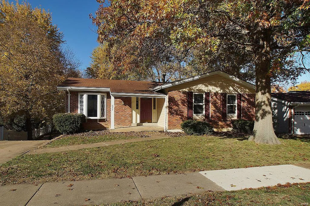 677 Walnut Point Ct photo 1