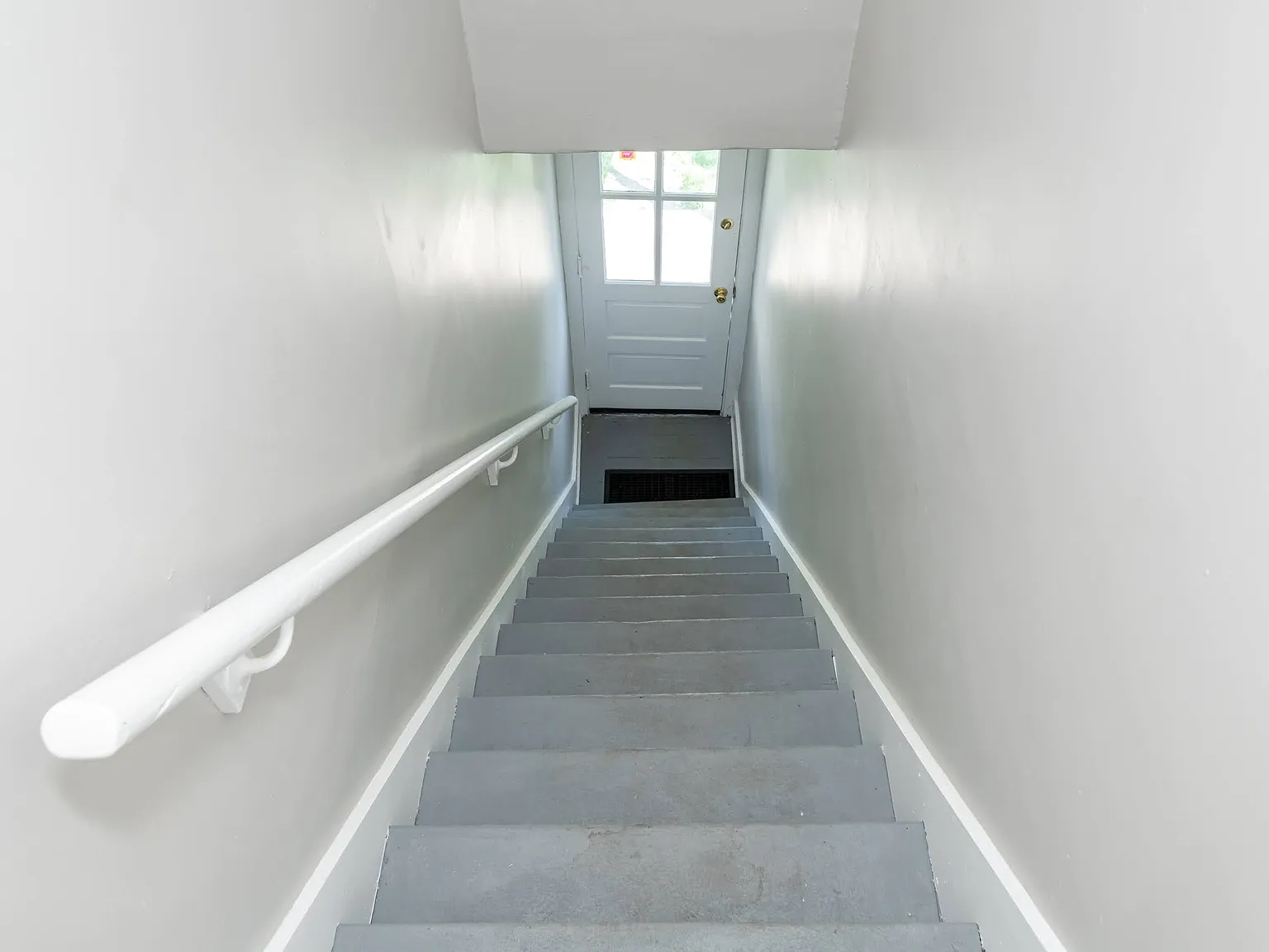 2 bed, 1000 sqft, $995 — Photo 2