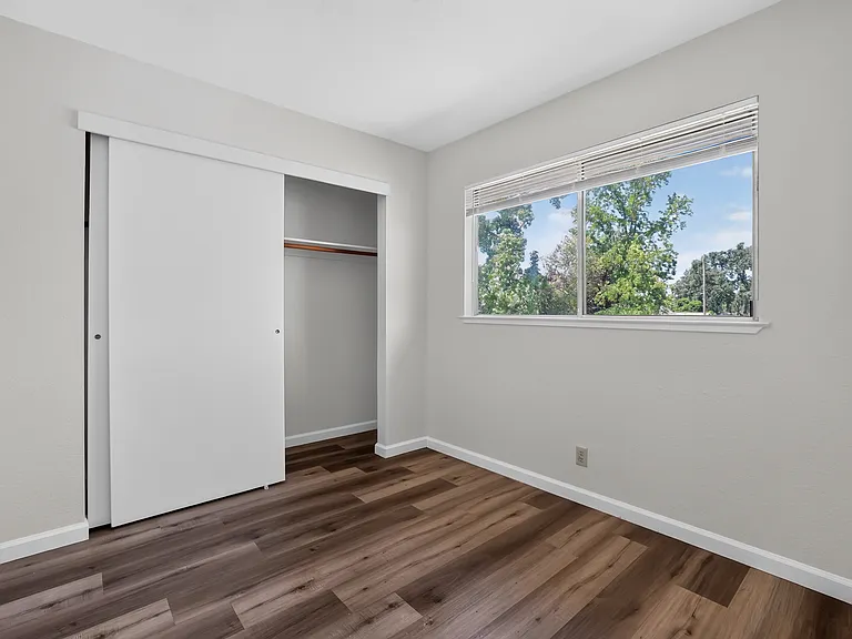 3620 Hallelujah Ct #4 — Photo 6