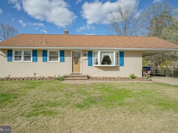 9 Thornton Pl, Mount Holly, NJ 08060