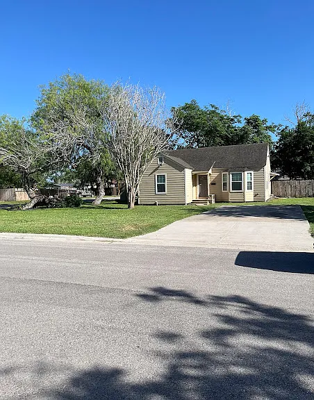 729 E RAGLAND