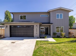 12040 1st Pl SW, Seattle, WA 98146