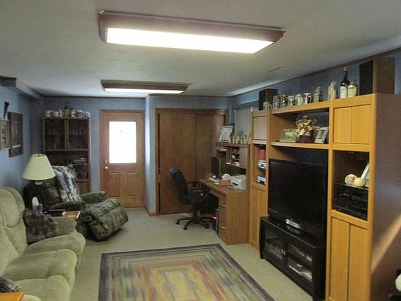 5th image of 18255 Bonnie Ln