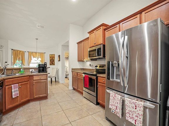 3rd image of 190 Rusk Cir