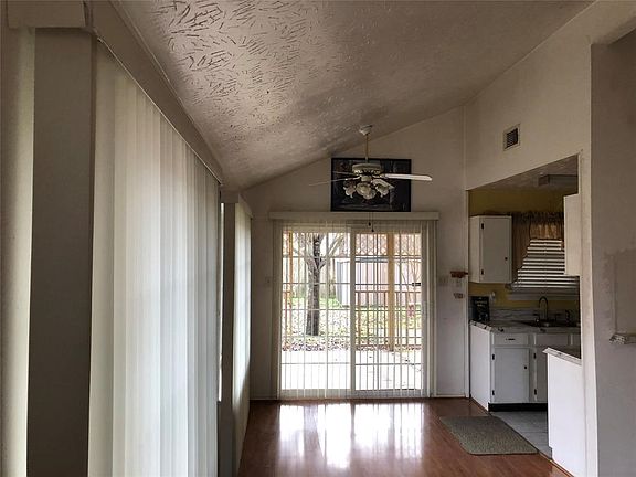 3rd image of 3819 Trevor Hill Dr